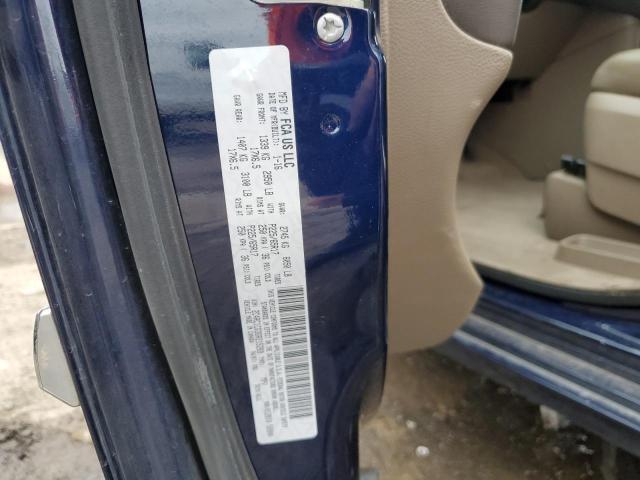 2C4RC1CG3GR215269 - 2016 CHRYSLER TOWN & COU TOURING L BLUE photo 13