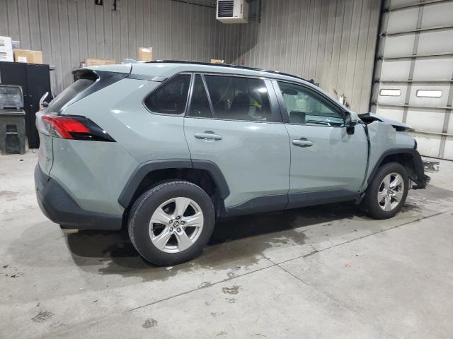 2T3W1RFVXMW149712 - 2021 TOYOTA RAV4 XLE 灰色 照片 3