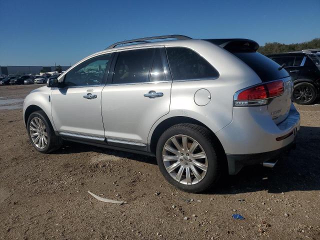 2LMDJ6JK9DBL09648 - 2013 LINCOLN MKX SILVER photo 2