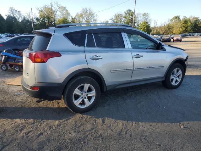 JTMRFREVXDD031611 - 2013 TOYOTA RAV4 XLE ვერცხლისფერი ფოტო 3