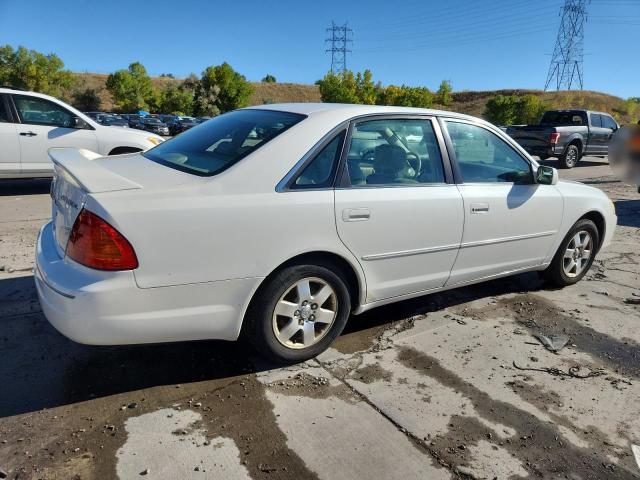 4T1BF28B82U202696 - 2002 TOYOTA AVALON XL WHITE photo 3
