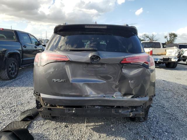 JTMZFREV7JJ185593 - 2018 TOYOTA RAV4 LE Szary zdjęcie 6