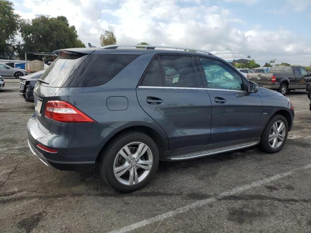4JGDA5HB9CA020050 - 2012 MERCEDES-BENZ ML 350 4MATIC BLUE photo 3