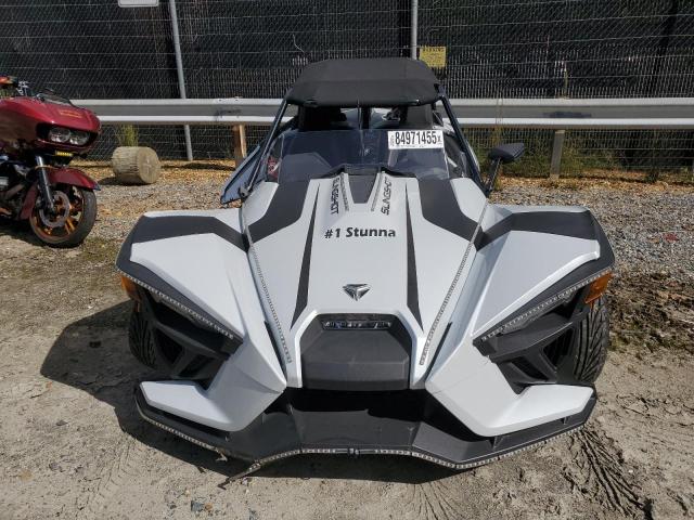 57XAAPHD2N8150077 - 2022 POLARIS SLINGSHOT SL أبيض صورة 2