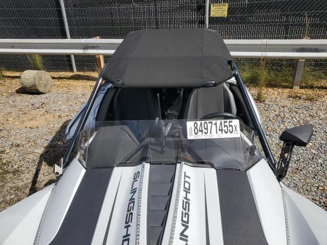 57XAAPHD2N8150077 - 2022 POLARIS SLINGSHOT SL أبيض صورة 5