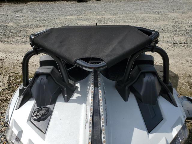 57XAAPHD2N8150077 - 2022 POLARIS SLINGSHOT SL أبيض صورة 6