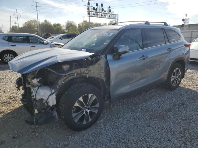 2022 TOYOTA HIGHLANDER XLE, 