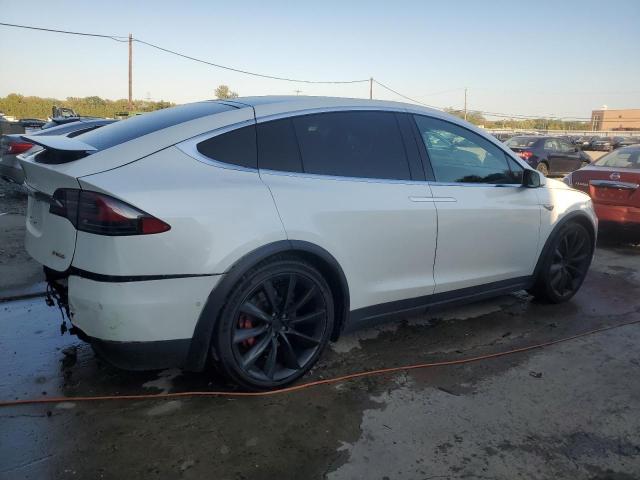 5YJXCAE40GF001880 - 2016 TESLA MODEL X Biały zdjęcie 3
