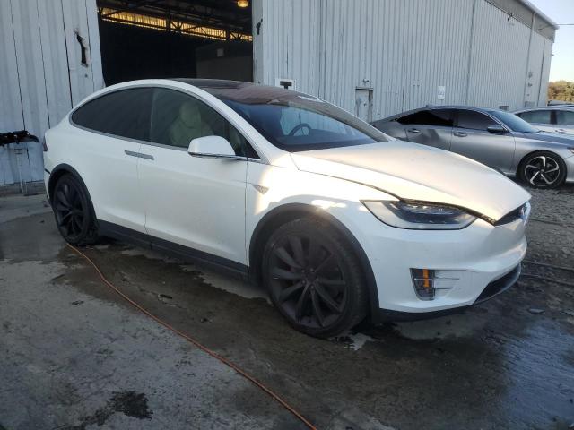 5YJXCAE40GF001880 - 2016 TESLA MODEL X Biały zdjęcie 4