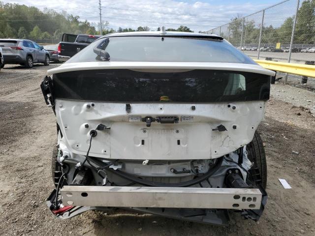 JTDKAMFU3N3163318 - 2022 TOYOTA PRIUS NIGHT SHADE Білий фото 6