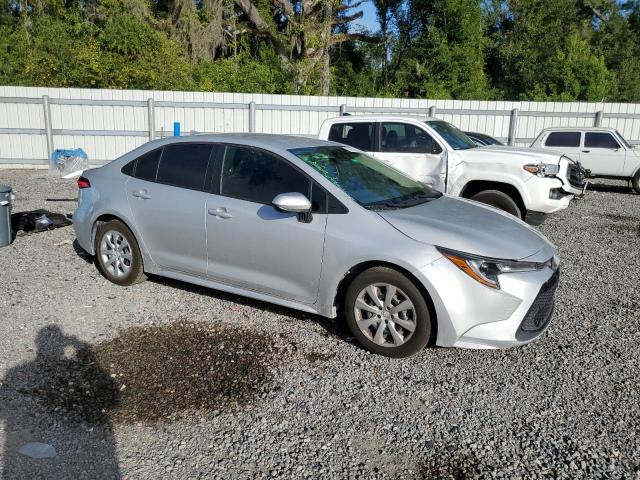 5YFEPMAEXMP267774 - 2021 TOYOTA COROLLA LE Сріблястий фото 4