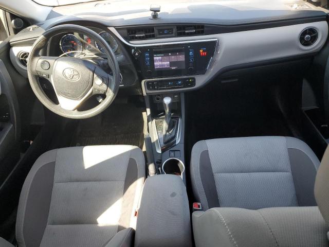 2T1BURHE8JC039864 - 2018 TOYOTA COROLLA L Blau Foto 8