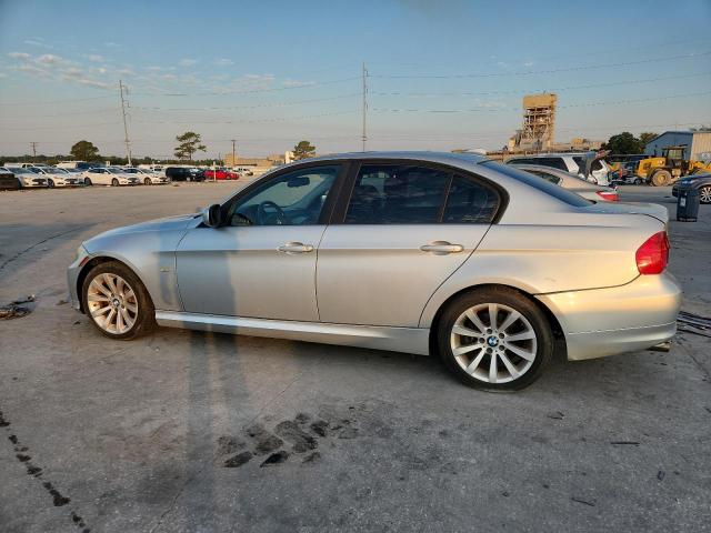 WBAPH7G56BNN05478 - 2011 BMW 328 I SILVER photo 2