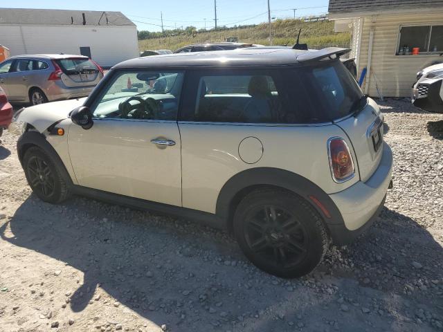 WMWMF33579TW79914 - 2009 MINI COOPER თეთრი ფოტო 2