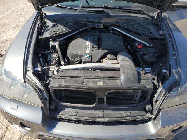 5UXZV4C55CL764984 - 2012 BMW X5 XDRIVE35I ნაცრისფერი ფოტო 12