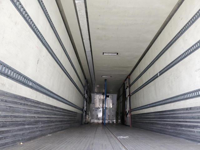 1UYVS2485CM452813 - 2012 UTILITY VS2RA Սպիտակ լուսանկար 5