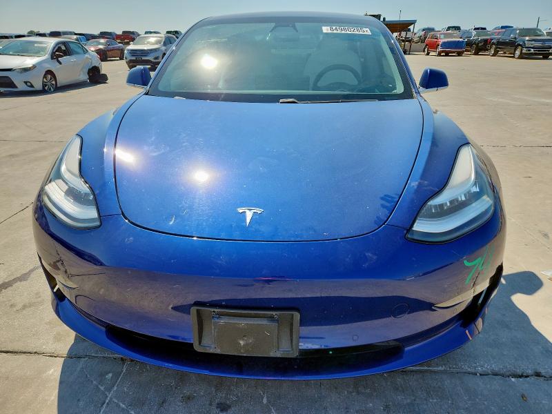 5YJ3E1EA0LF740952 - 2020 TESLA MODEL 3 Blau Foto 5