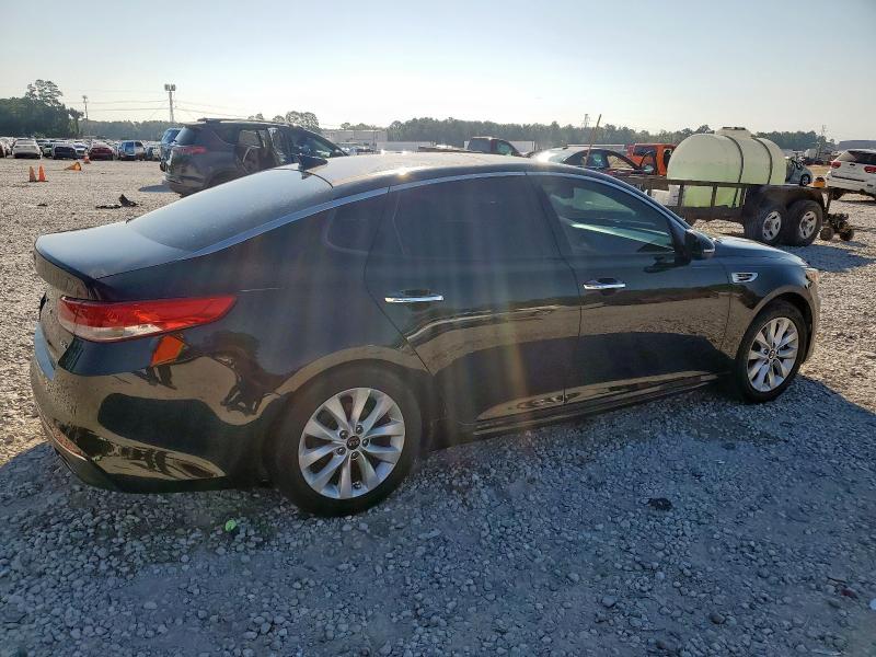 5XXGU4L32JG220613 - 2018 KIA OPTIMA EX BLACK photo 3