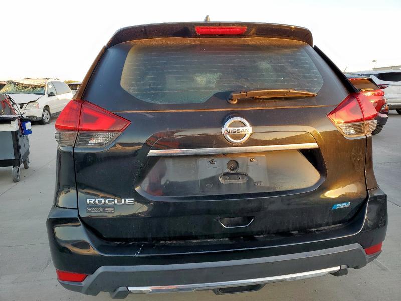 KNMAT2MT2HP599398 - 2017 NISSAN ROGUE S შავი ფოტო 6