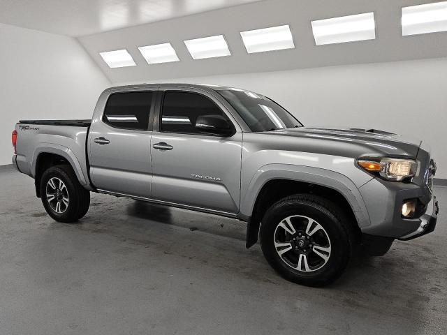 3TMAZ5CN7HM028529 - 2017 TOYOTA TACOMA DOUBLE CAB SILVER photo 4