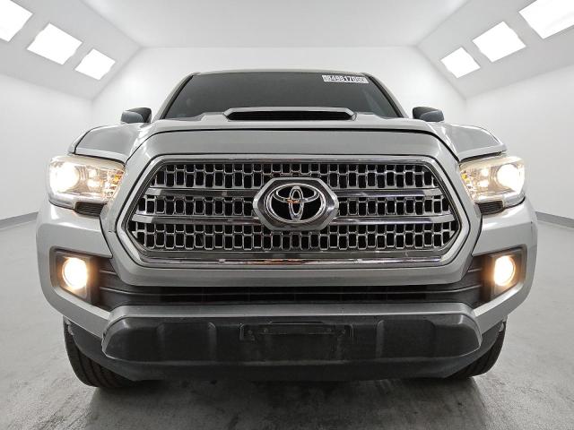 3TMAZ5CN7HM028529 - 2017 TOYOTA TACOMA DOUBLE CAB SILVER photo 5