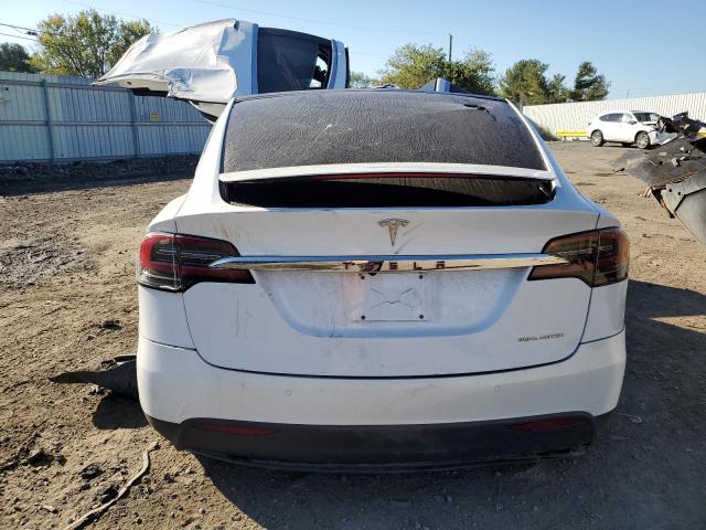 5YJXCAE22LF298787 - 2020 TESLA MODEL X WHITE photo 6