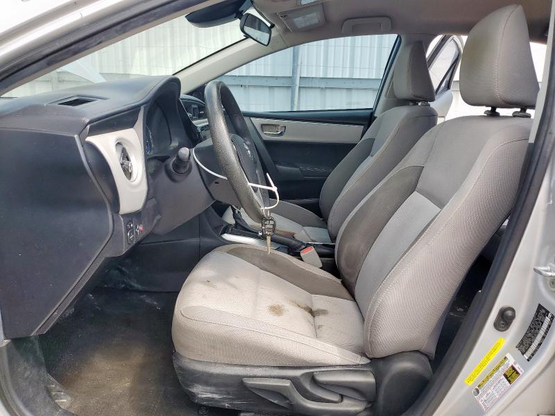 5YFBURHE8JP833277 - 2018 TOYOTA COROLLA L 灰色 照片 7