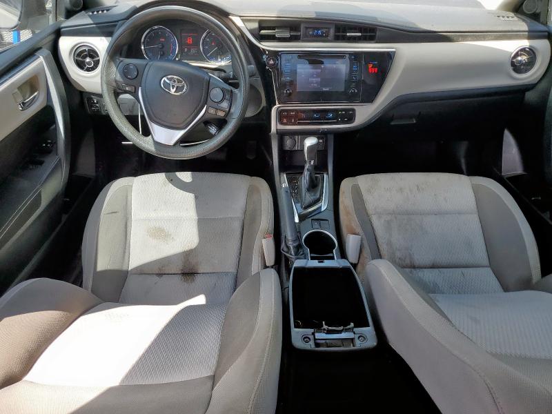 5YFBURHE8JP833277 - 2018 TOYOTA COROLLA L 灰色 照片 8