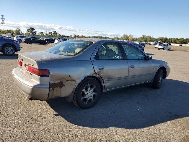 4T1BF22K8VU008229 - 1997 TOYOTA CAMRY CE SILVER photo 3