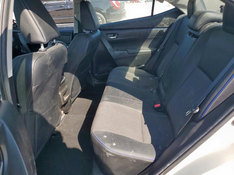 5YFBURHE1JP754484 - 2018 TOYOTA COROLLA L أبيض صورة 10