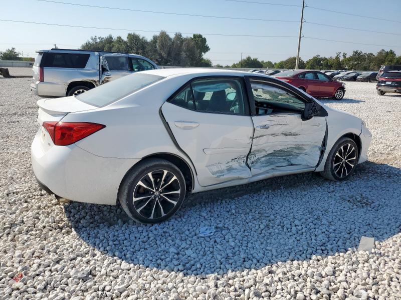 5YFBURHE1JP754484 - 2018 TOYOTA COROLLA L أبيض صورة 3