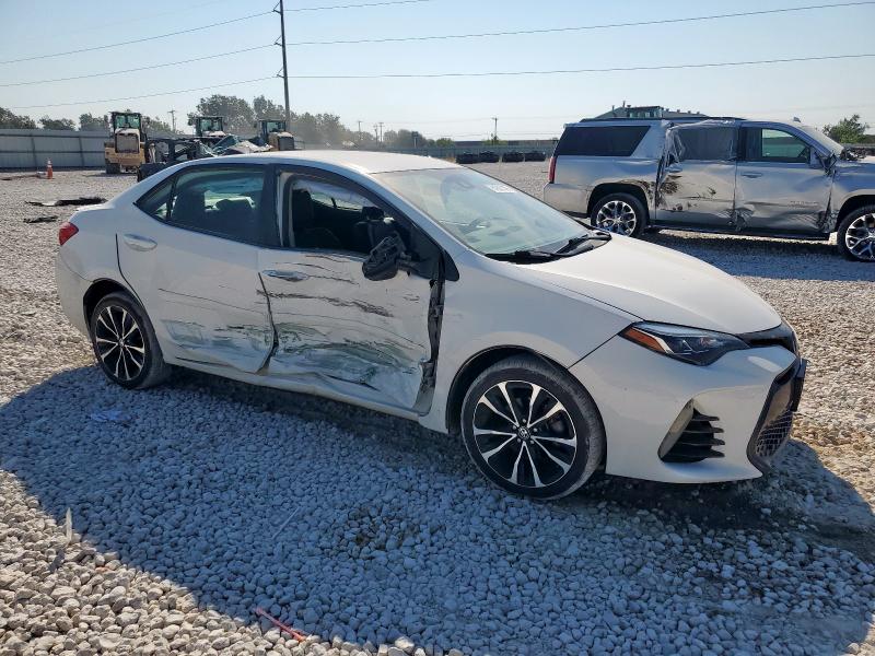 5YFBURHE1JP754484 - 2018 TOYOTA COROLLA L أبيض صورة 4