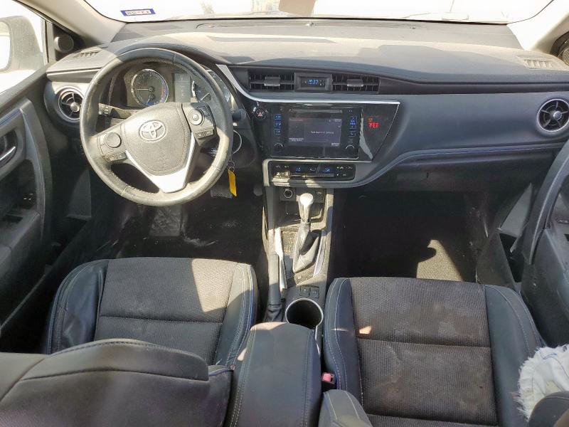 5YFBURHE1JP754484 - 2018 TOYOTA COROLLA L أبيض صورة 8
