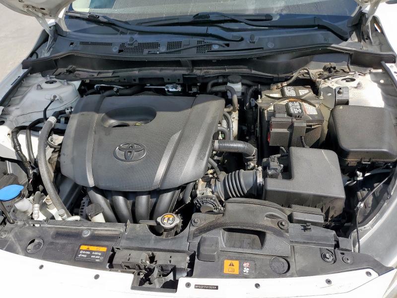 3MYDLBYV1JY302104 - 2018 TOYOTA YARIS IA WHITE photo 11