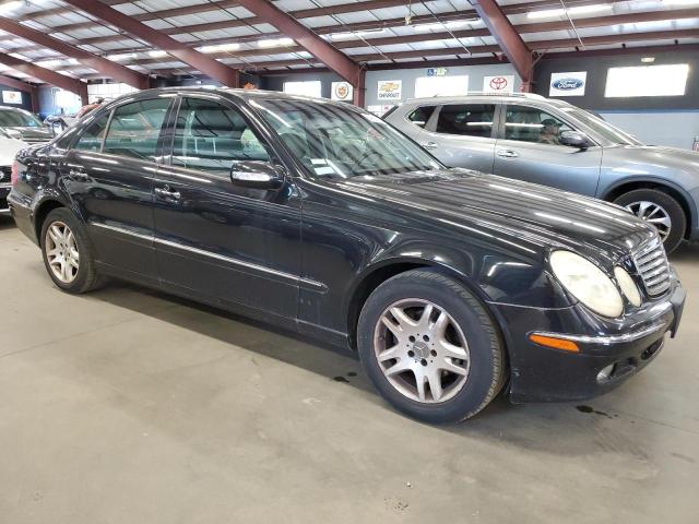 WDBUF65J54A531004 - 2004 MERCEDES-BENZ E 320 შავი ფოტო 4