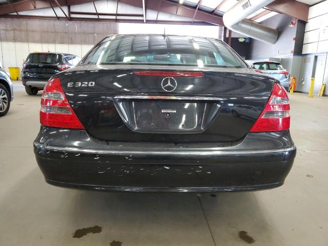 WDBUF65J54A531004 - 2004 MERCEDES-BENZ E 320 შავი ფოტო 6