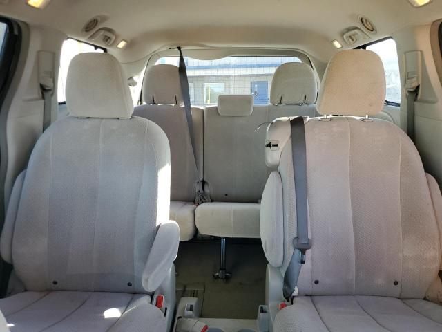 5TDKK3DC3ES452232 - 2014 TOYOTA SIENNA LE 银色 照片 10