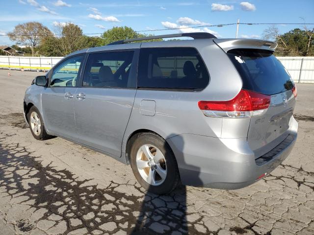 5TDKK3DC3ES452232 - 2014 TOYOTA SIENNA LE 银色 照片 2