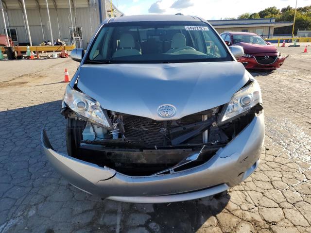 5TDKK3DC3ES452232 - 2014 TOYOTA SIENNA LE 银色 照片 5