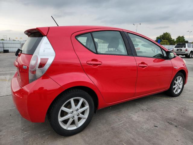 JTDKDTB36D1556657 - 2013 TOYOTA PRIUS C Rot Foto 3