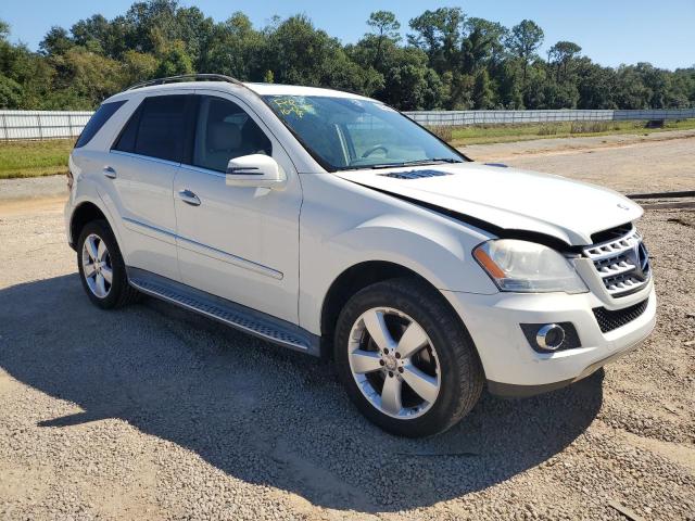 4JGBB8GB6BA726947 - 2011 MERCEDES-BENZ ML 350 4MATIC WHITE photo 4