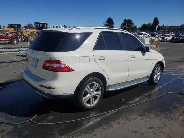 4JGDA5HB9CA084346 - 2012 MERCEDES-BENZ ML 350 4MATIC WHITE photo 3