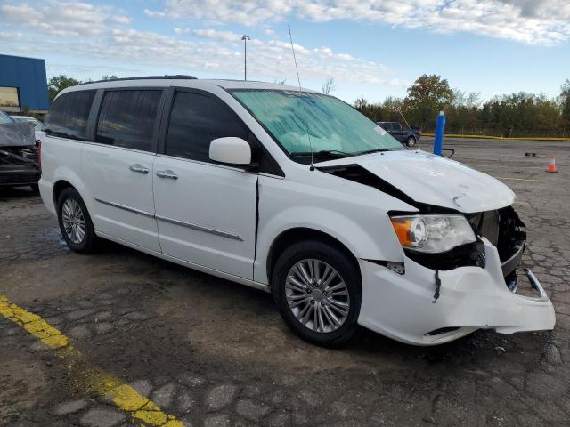 2C4RC1CGXGR285934 - 2016 CHRYSLER TOWN & COU TOURING L WHITE photo 4