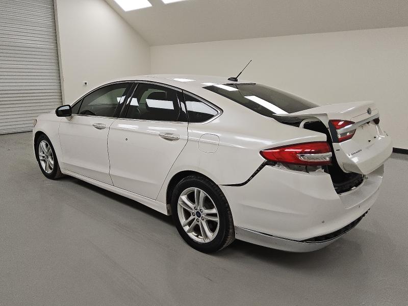 3FA6P0HD6JR151722 - 2018 FORD FUSION SE Ağ foto 2