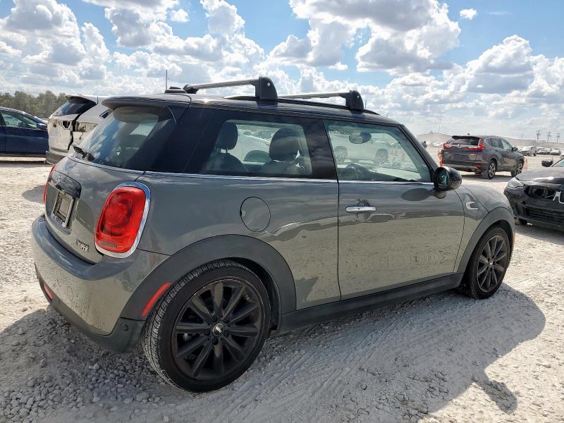 WMWXP5C5XJ2G63760 - 2018 MINI COOPER Մոխրագույն լուսանկար 3