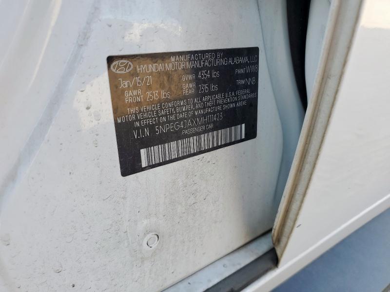 5NPEG4JAXMH111423 - 2021 HYUNDAI SONATA SE Weiß Foto 12