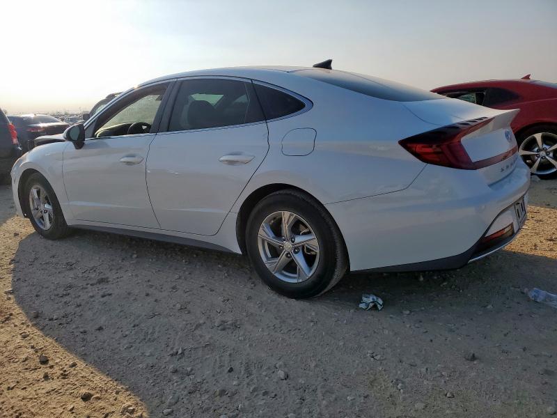 5NPEG4JAXMH111423 - 2021 HYUNDAI SONATA SE Weiß Foto 2