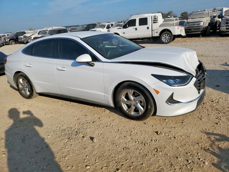 5NPEG4JAXMH111423 - 2021 HYUNDAI SONATA SE Weiß Foto 4