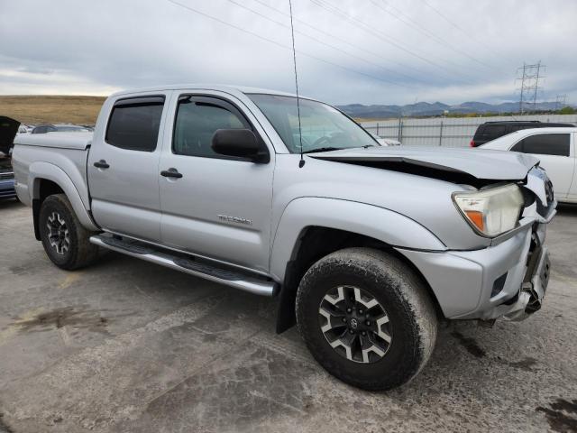 3TMLU4EN7DM119499 - 2013 TOYOTA TACOMA DOUBLE CAB Արծաթագույն լուսանկար 4