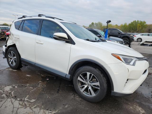 JTMRFREV7HD200876 - 2017 TOYOTA RAV4 XLE 白色 照片 4